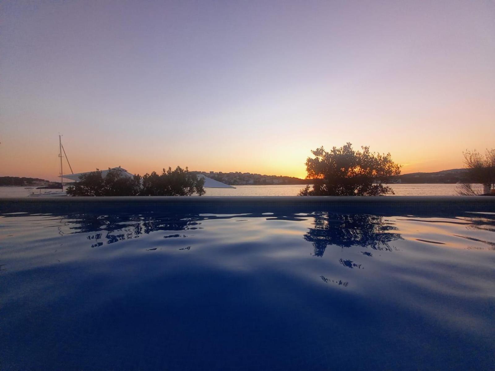 Villa Lux Apartments Rogoznica  Bagian luar foto