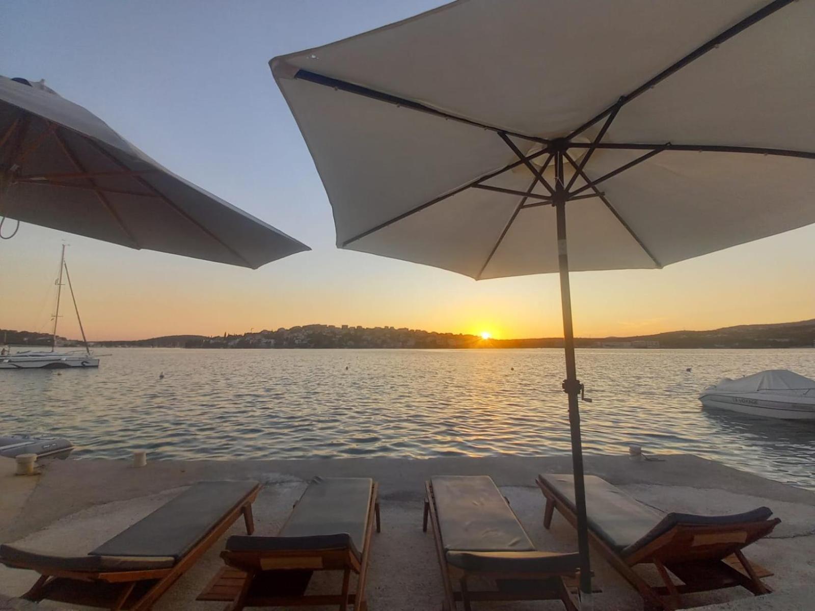 Villa Lux Apartments Rogoznica  Bagian luar foto